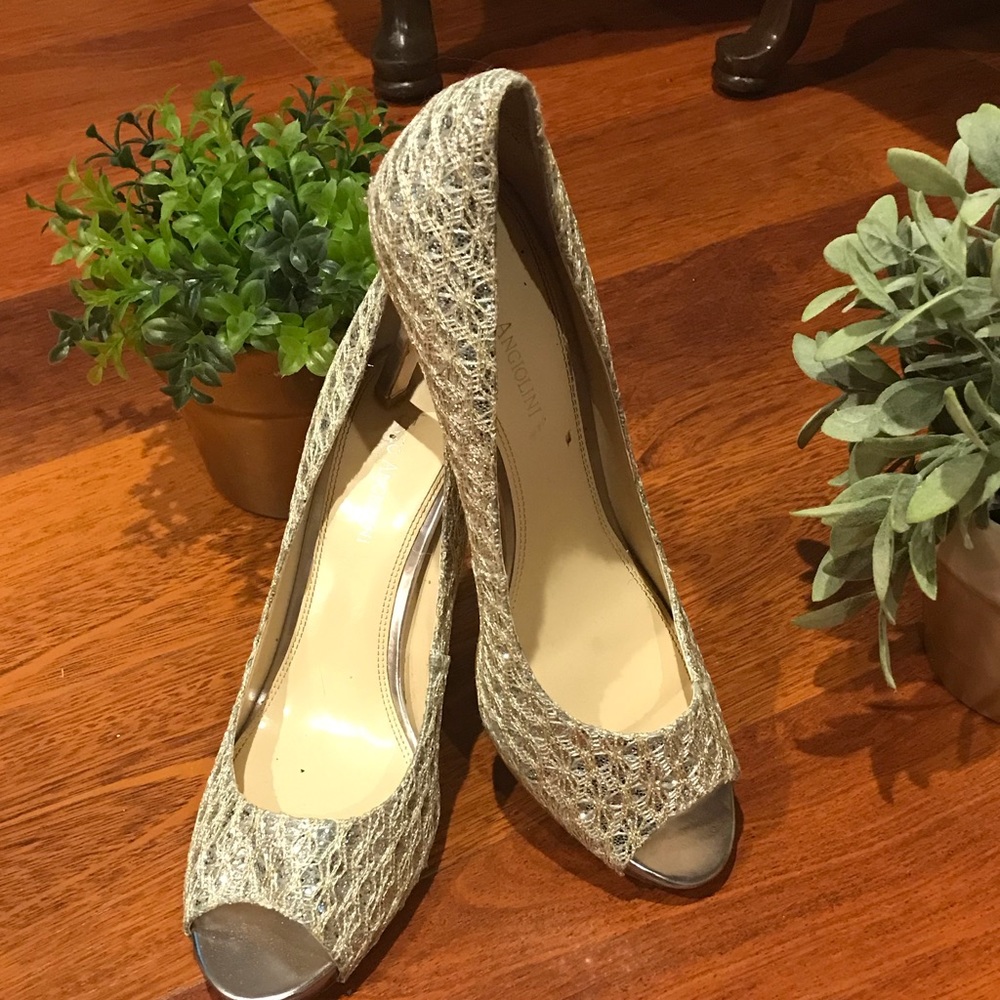 Mirror-Like Metallic Open Toe Pump - Picture 2 of 9